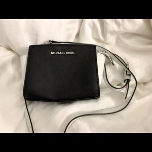 Michael Kors small bag long strap black and white